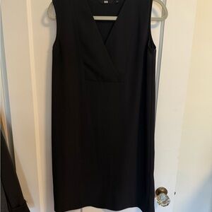 Uniqlo Black V-neck Sleeveless Dress